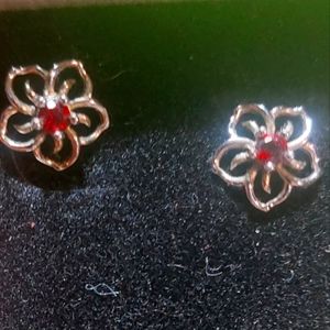 New in box garnet stud earrings 925 delicate and pretty